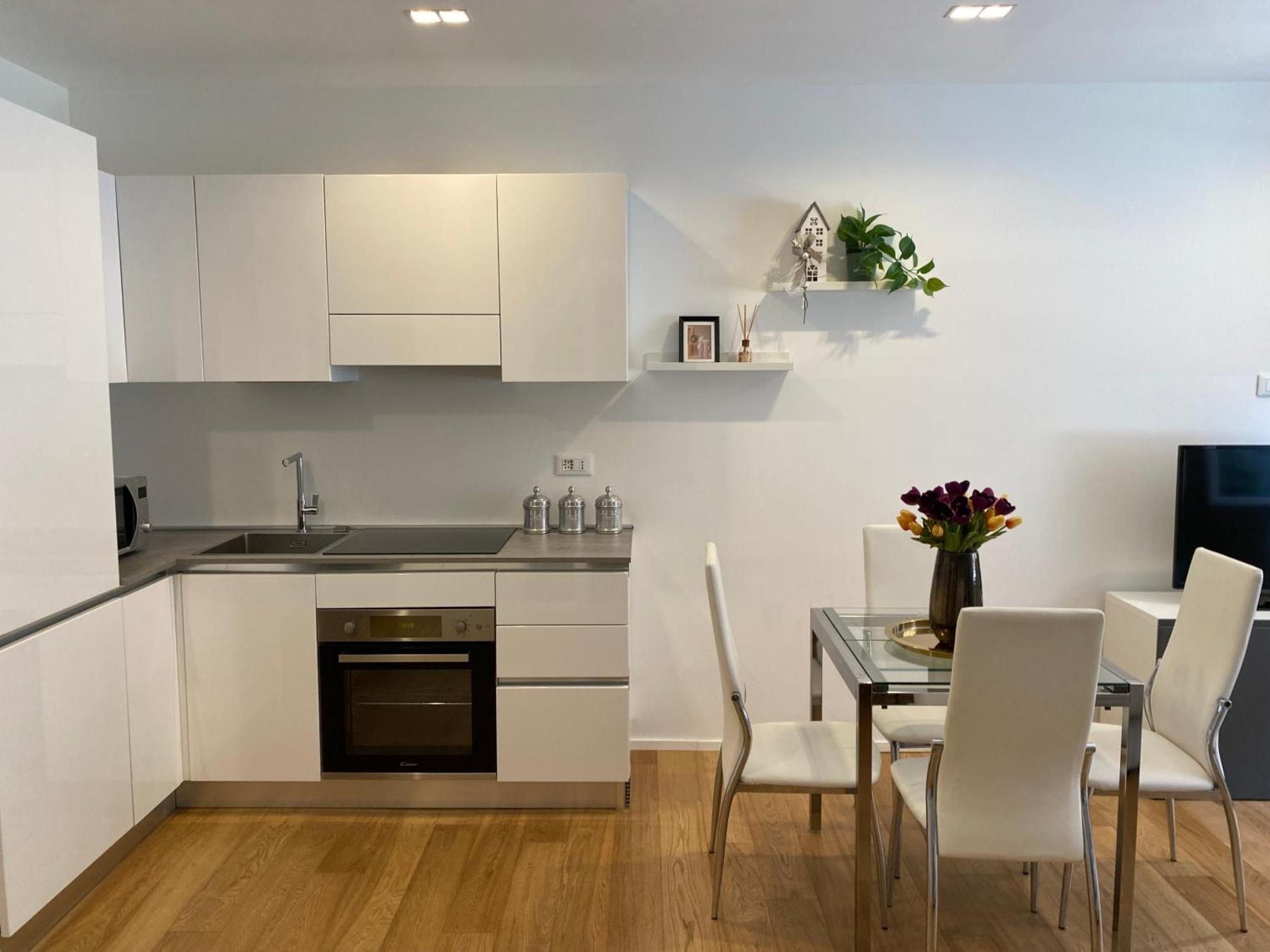 Gramsci 2 - Cozy Near Sempione Park! Appartamento Milano